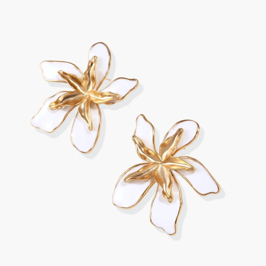 Set Garden Dream — modelo con pendientes flor