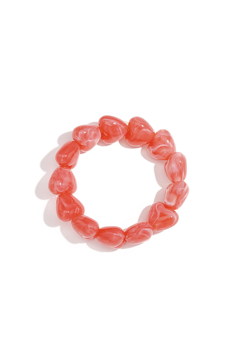 Pulsera de cuentas con grandes cuentas en forma de corazón.