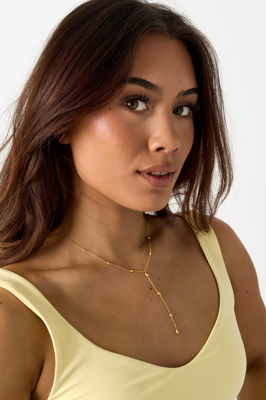 Collar en forma de Y con piedras