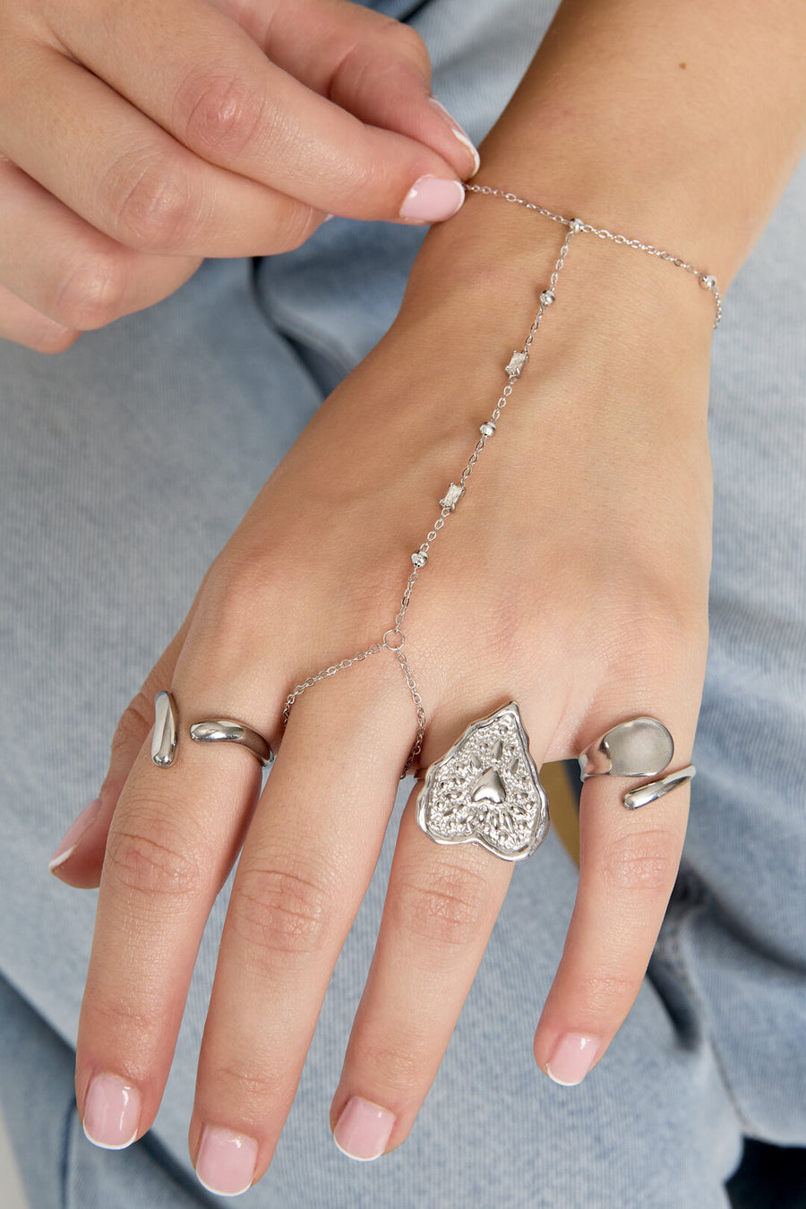 Cadena de Mano con Piedras Rectangulares | LIZNA GLOW lifestyle