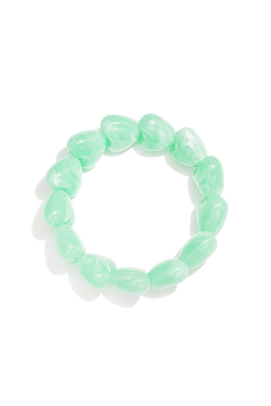 Pulsera de cuentas con grandes cuentas en forma de corazón.